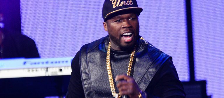 50 Cent Kadın Hayranını Yumrukladı