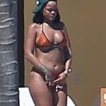 Rihanna-Meksikada-Tatil-Yapıyor-1