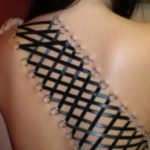 korse piercing modası 1559