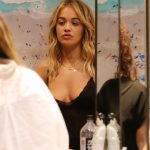 Rita Ora at MeCHE hair salon