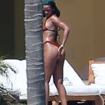 *PREMIUM-EXCLUSIVE* Rihanna Shows Off Her Bikini Body in Puerto Vallarta **WEB EMBARGO UNTIL 11AM PST ON 04/15/17**