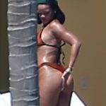 *PREMIUM-EXCLUSIVE* Rihanna Shows Off Her Bikini Body in Puerto Vallarta **WEB EMBARGO UNTIL 11AM PST ON 04/15/17**