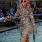 40073F0600000578-4481134-Quick_change_Following_her_red_carpet_appearance_Blac_laid_aside-a-40_1494123186512