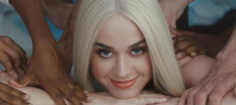 Katy Perry – Bon Appétit  ft. Migos