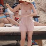 *EXCLUSIVE* Katy Perry enjoys her tropical getaway on the beach with her group of friends in Cabo