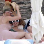 *PREMIUM-EXCLUSIVE* Katy Perry continues her tropical getaway on the beach with her gal pals in Cabo