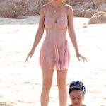 *PREMIUM-EXCLUSIVE* Katy Perry continues her tropical getaway on the beach with her gal pals in Cabo