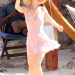 *PREMIUM-EXCLUSIVE* Katy Perry continues her tropical getaway on the beach with her gal pals in Cabo