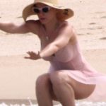 *PREMIUM-EXCLUSIVE* Katy Perry continues her tropical getaway on the beach with her gal pals in Cabo