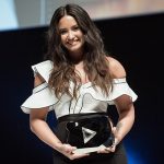 Demi-Lovato-Elmas-Ödülü-Aldı-4