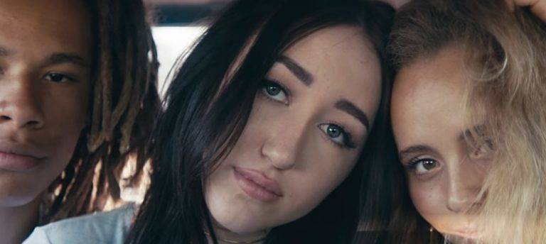 Noah Cyrus – Stay Together