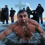 Street-Photography-Shows-Real-Daily-Life-in-Russia-062117-004