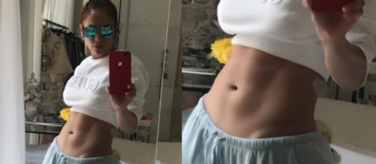 Jennifer Lopez’den banyo selfie’si
