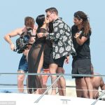 427AFF5400000578-4710350-image-a-102_1500466749943