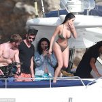 427B01C300000578-4710350-image-a-74_1500465452690