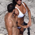Nicole_Scherzinger_Bikini_Pics_in_Capri_July_7017