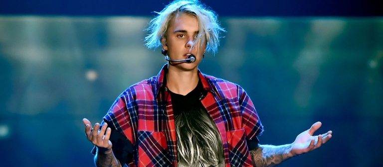 Justin Bieber konserlerini iptal etti