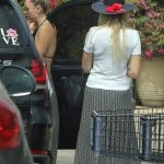 tn-miley-cyrus-tish-malibu-25-jul-17-24