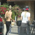 tn-miley-cyrus-tish-malibu-25-jul-17-34