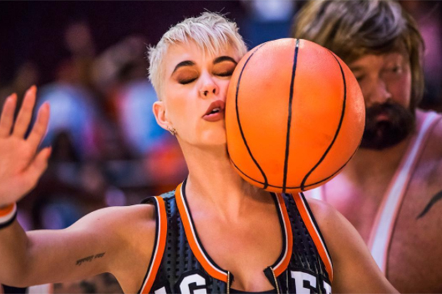 Katy Perry – Swish Swish ft. Nicki Minaj