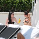 selena gomez enjoy the pool in miami