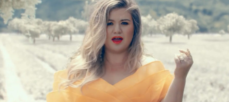 Kelly Clarkson – Love So Soft