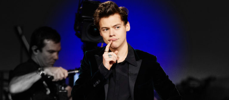 Harry Styles Albümündeki En Sevdiği Şarkıyı Açıkladı!