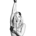 44F7E8FE00000578-4941908-Nude_girl_Fergie_has_been_doing_all_she_can_to_promote_her_first-a-106_1506969072480