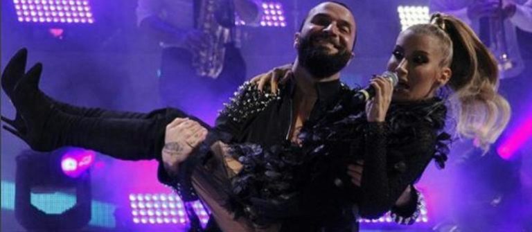 İrem Derici, Tedaviden sonra sahneye böyle çıktı