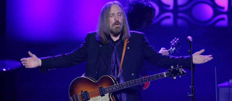 Kızı, Tom Petty’nin hayatını kaybettiği iddialarını yalanladı