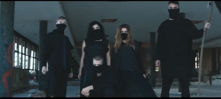 Alan Walker – All Fall Down (ft. Noah Cyrus & Digital Farm Animals)