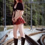 Beautiful-Examples-Of-Girls-In-Short-Skirts-23