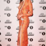 Dua-Lipa–BBC-Radio-1s-Teen-Awards-2016–06-662×1077