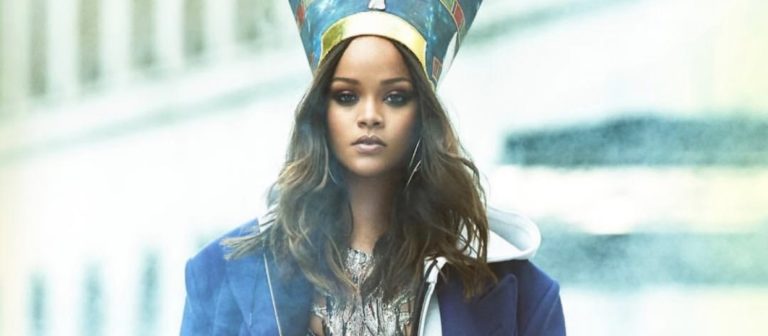 Rihanna, Mısır Kraliçesi Nefertiti oldu