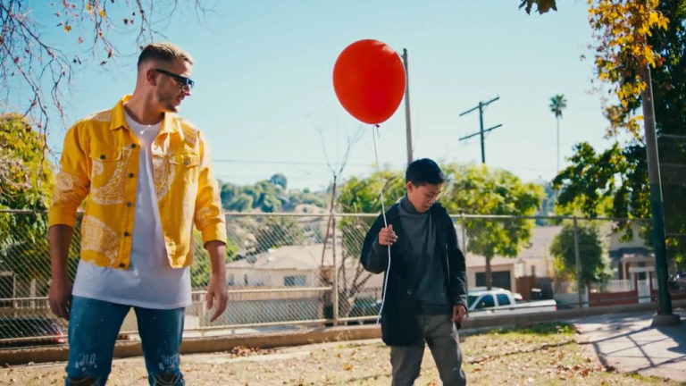 DJ Snake – A Different Way (ft.Lauv)