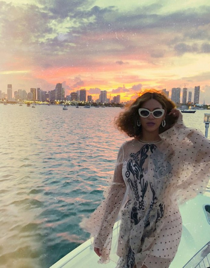 Beyonce’tan ünlü saçlarına veda | Number 1 Fm / Tv