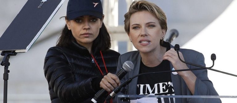 Kadın yürüyüşüne Scarlett damgası