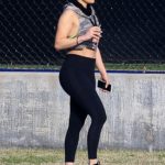 60515917_celebsflash-com_j_lo_123117__9_