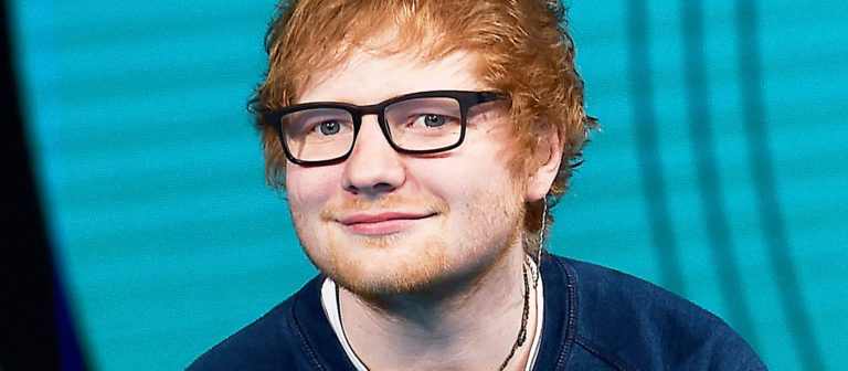 Ed Sheeran köy satın aldı