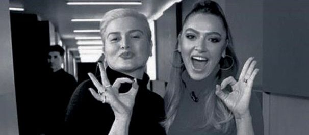 Hadise ve ablası Hülya Açıkgöz birbirine girdi