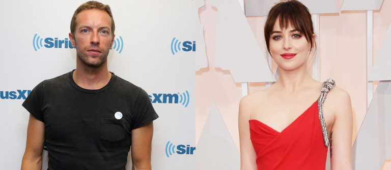 Chris Martin ve Dakota Johnson El Ele!