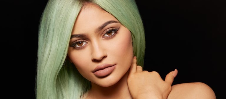 Kylie Jenner anne oldu