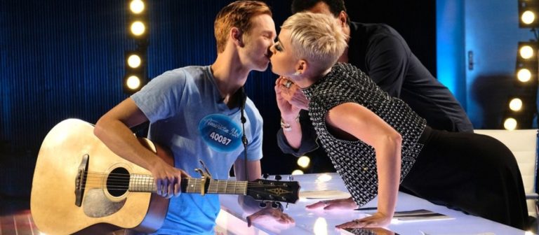 Katy Perry’e öpücük tepkisi!