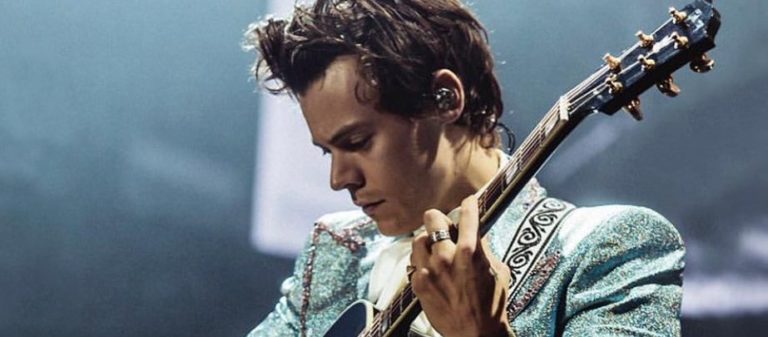 Harry Styles, Taylor Swift’in ’22’ Şarkısını Söyledi