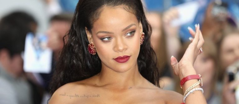 Rihanna’dan iç çamaşır koleksiyonu