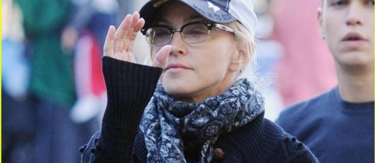 Madonna yönetmenliğe dönüyor