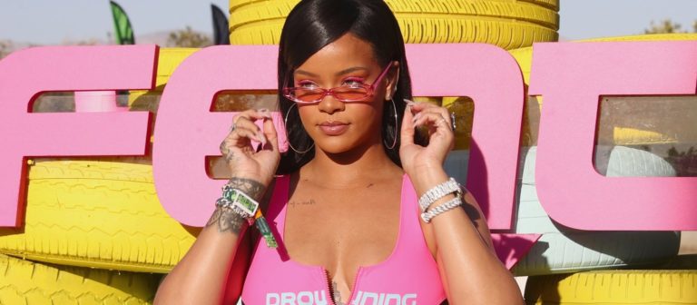 Rihanna iç çamaşırı koleksiyonunu tanıttı