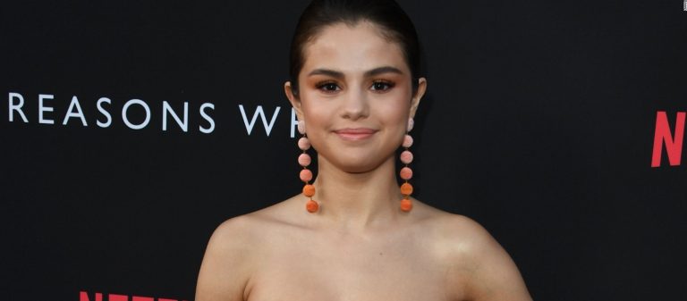 Selena Gomez, yapımcısı olduğu dizi için şarkı yazdı