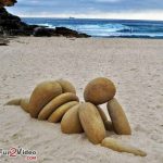 beach-girl-stone-art