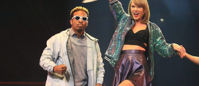 Taylor Swift, cinsiyetçi paylaşımlar yapan dansçısını kovdu